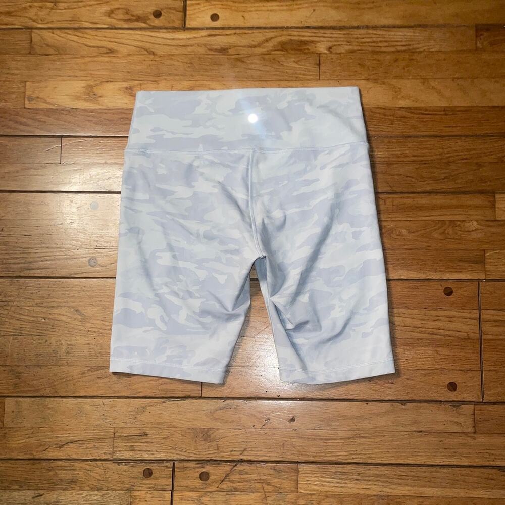 Lululemon Wunder Under Short 10" *Ribbed - Picture 2 of 16